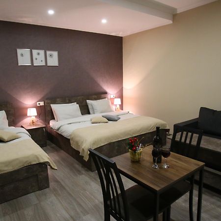 Hotel Nabadi Тбилиси Екстериор снимка