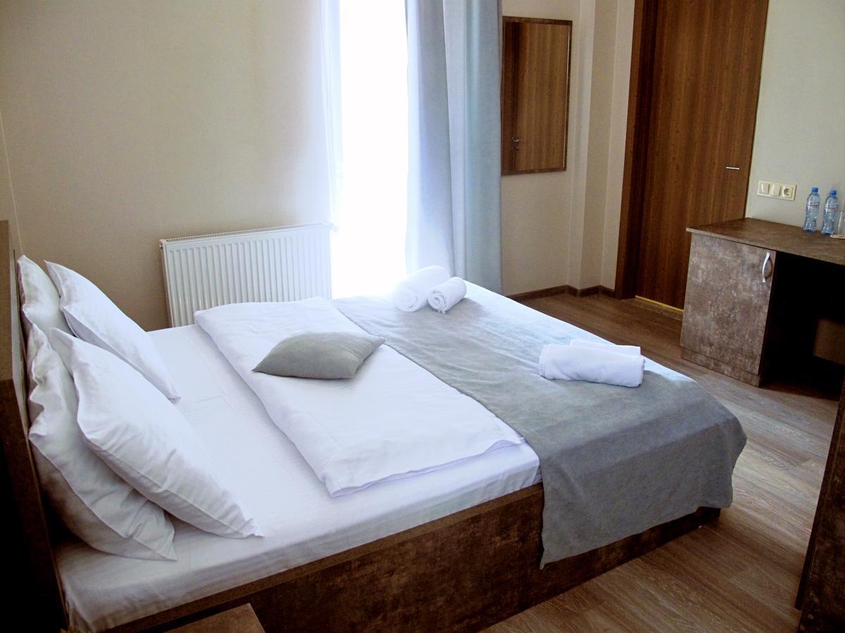 Hotel Nabadi Тбилиси Екстериор снимка