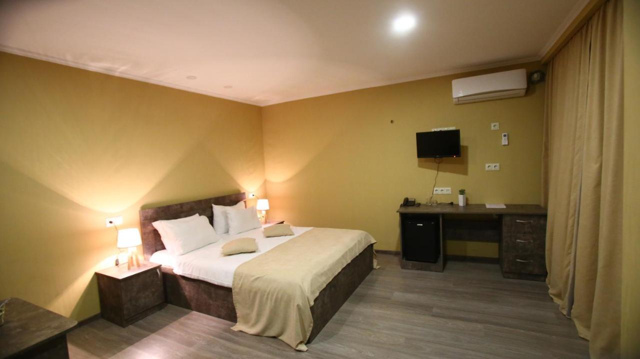Hotel Nabadi Тбилиси Екстериор снимка