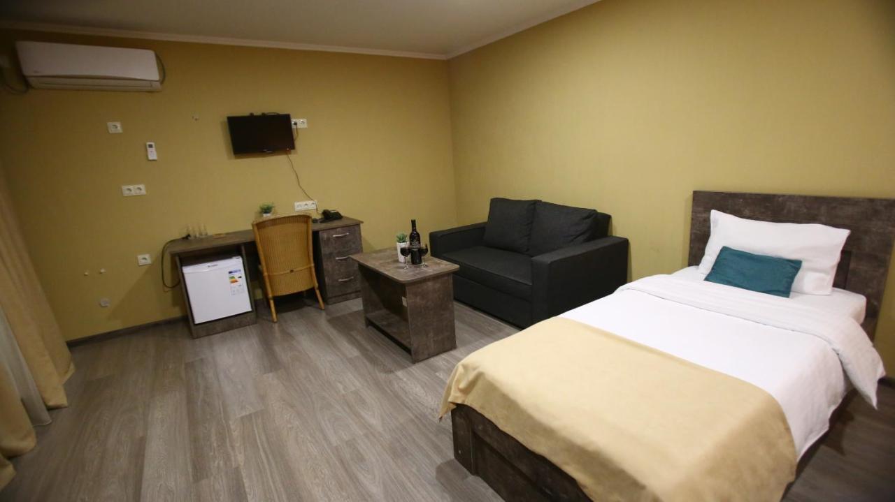 Hotel Nabadi Тбилиси Екстериор снимка