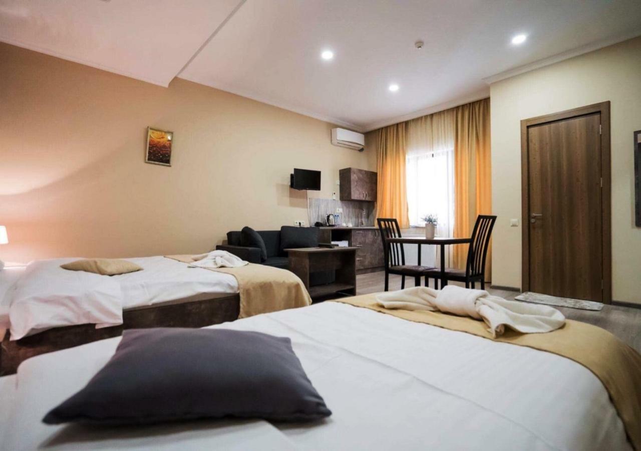 Hotel Nabadi Тбилиси Екстериор снимка