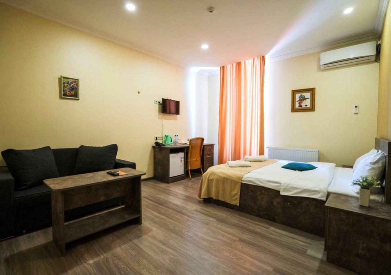 Hotel Nabadi Тбилиси Екстериор снимка