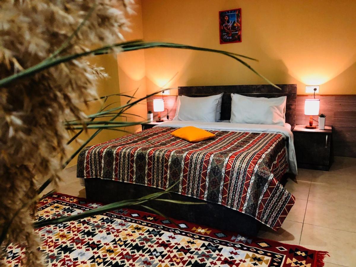 Hotel Nabadi Тбилиси Екстериор снимка